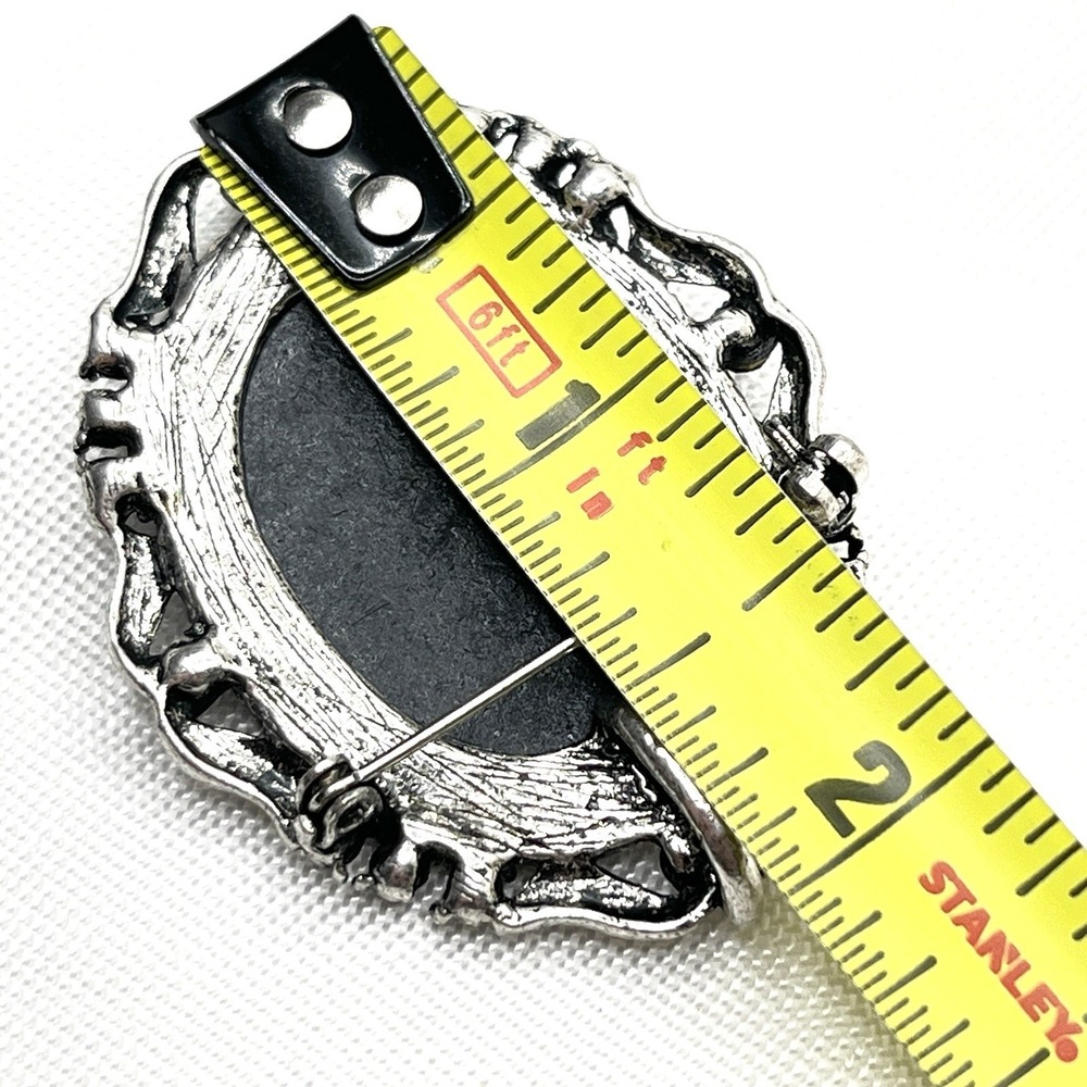 Cameo Lady Grecian Black & White Pendant/Brooch Crystals Set In Filigree Border - Picture 7 of 8